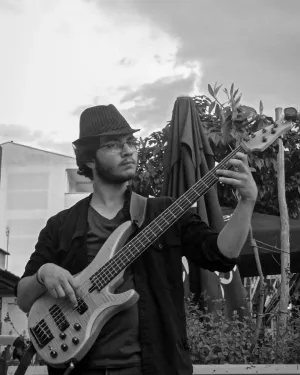 Ιδιαίτερα Μαθήματα Πετροκόκκινος Γιώργος